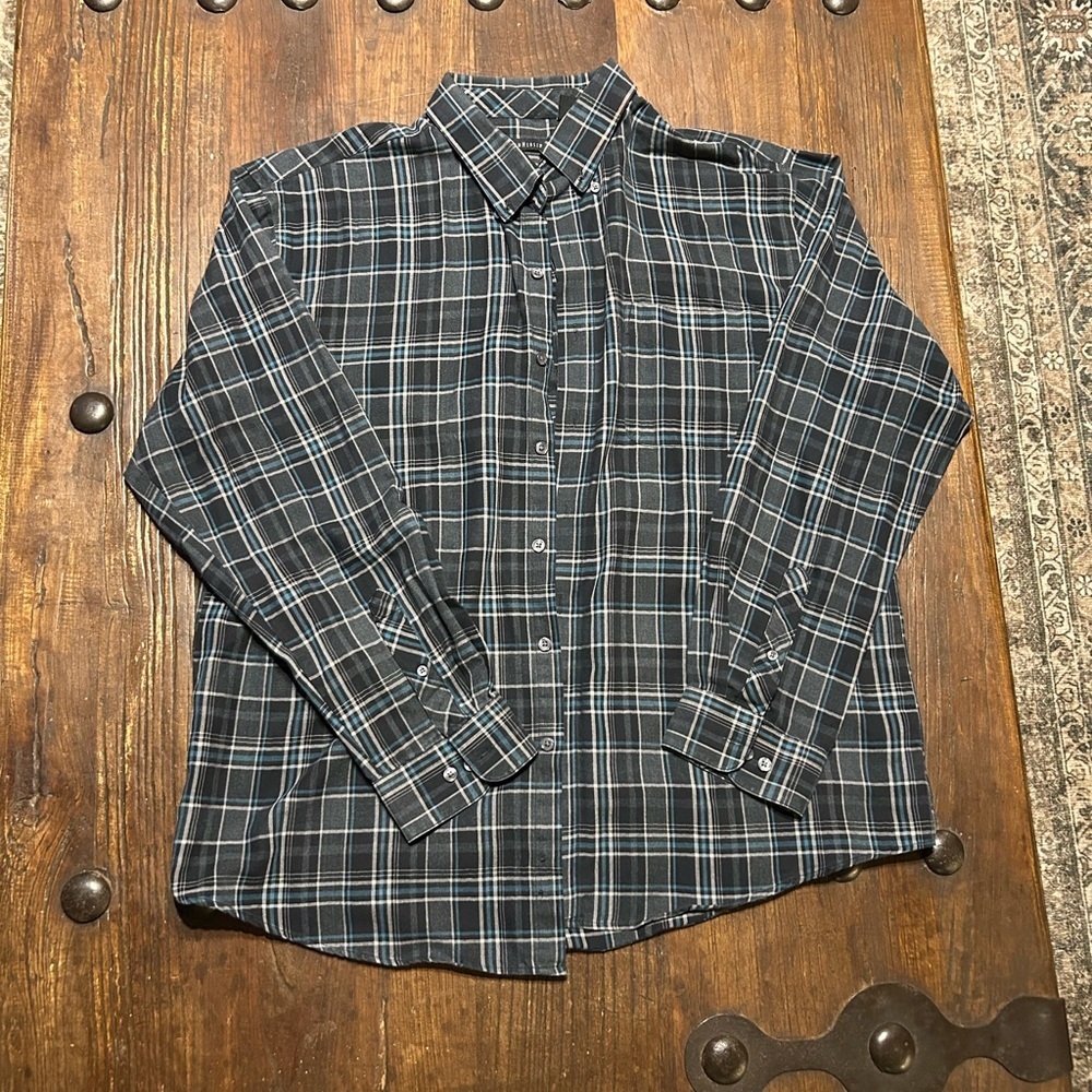 Van Heusen Men's Plaid Button-Down Shirt - Black And Gray